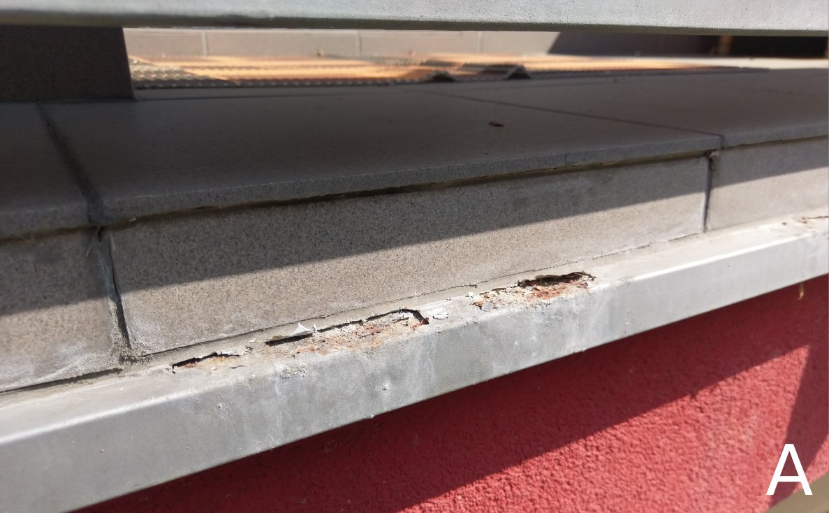 Korozja blachy na balkonie A