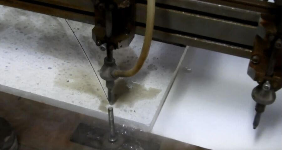 Cięcie płyt tarasowych wodą